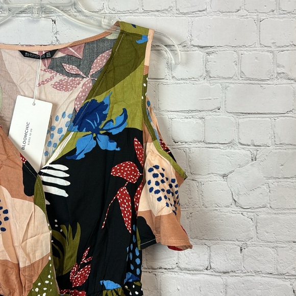 BloomChic Floral Cold Shoulder V Neck Belted Dress Size 12 Large - Picture 3 of 6